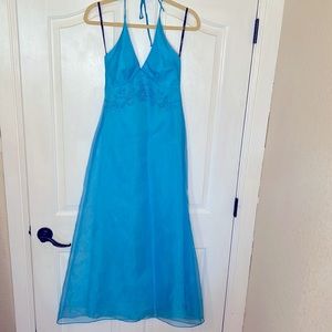 NWT Vintage Windsor halter prom dress with crystal accents at waist.Juniors 3/4